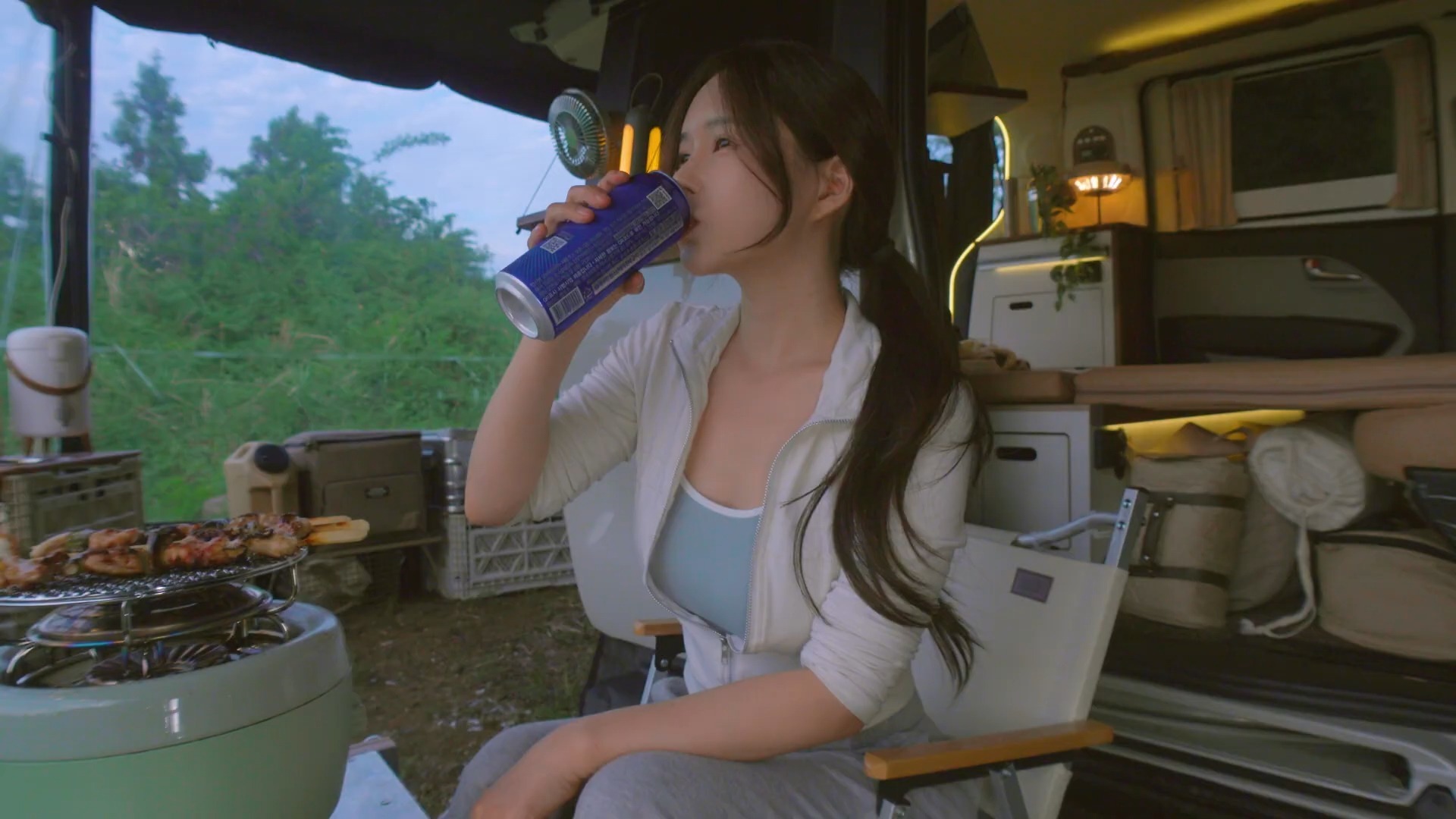 人民日报：无关工作的线上打卡，岂能转发给社区干部？